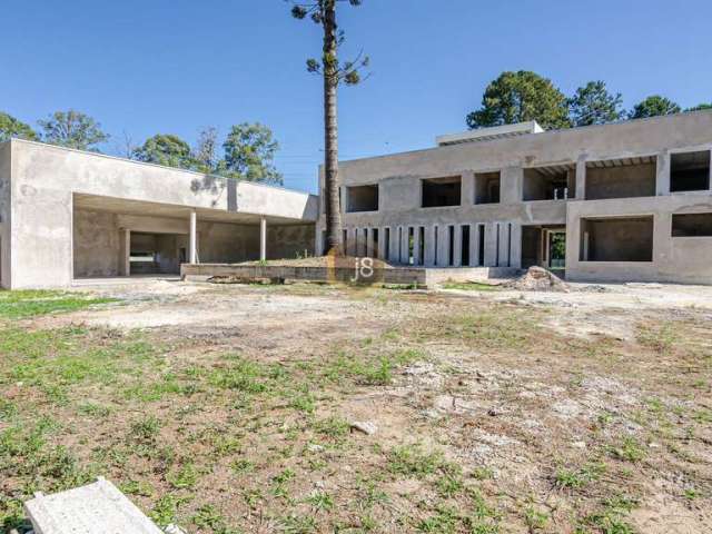 Casa em fase final de construção com 4 suítes - J8