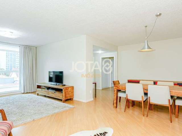 Apartamento 3 dormitórios Face Norte Mercês - J8