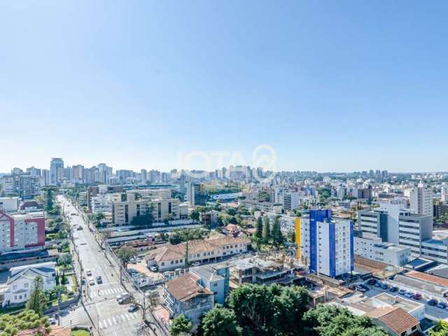 Apartamento amplo no Alto da XV - J8 Imóveis