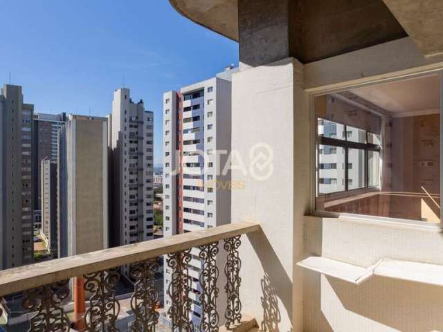 Apartamento amplo no Batel com 3 dorm e 2 vagas