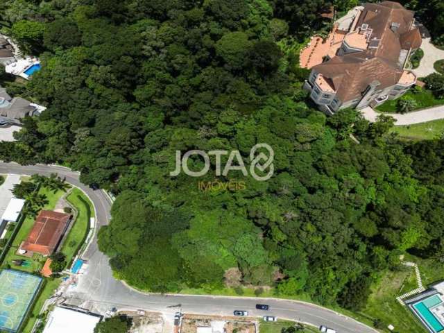 Terreno em condomínio com 2.182m² - J8