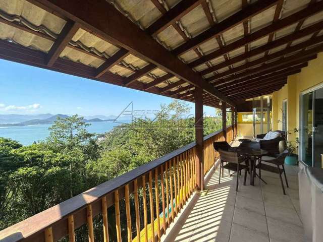 Casa em condomínio fechado com 5 quartos à venda em Toninhas, Ubatuba , 620 m2 por R$ 4.000.000