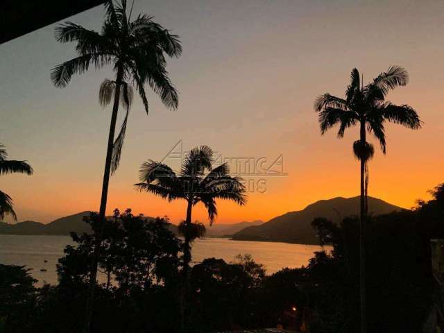 Casa com 3 quartos à venda na Enseada, Ubatuba  por R$ 1.800.000