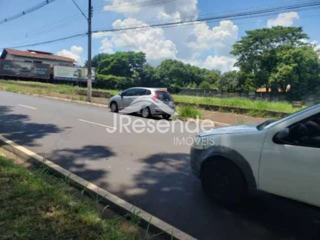 Terreno comercial Avenida Carlos Consoni