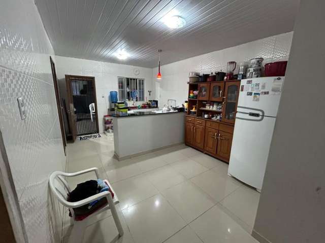 Vendo linda casa no conj. marex