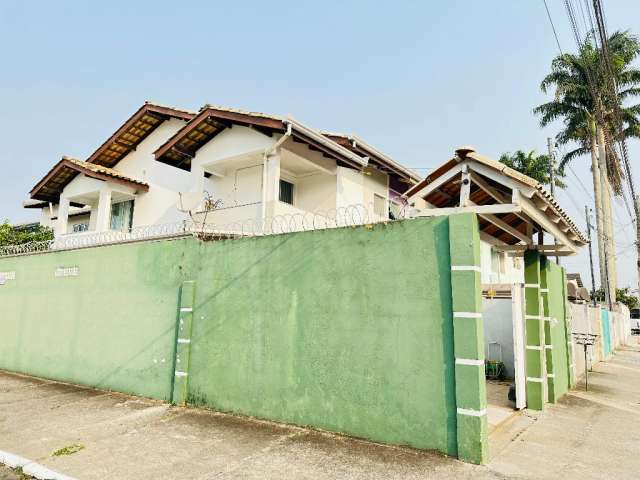 Casa  para Venda com  2 Suites mais 1 Escritório, garagem para 3 carros  São Vicente - Itajaí - SC