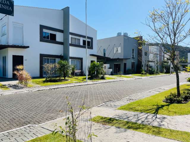 Casa para Venda em condomínio fechado em Balneário Camboriu  financiamento em ate 120 meses construtora