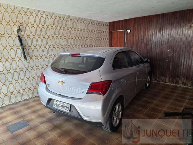 Casa para Venda em Taubaté, Vila Nogueira, 3 dormitórios, 1 suíte, 2 banheiros, 2 vagas