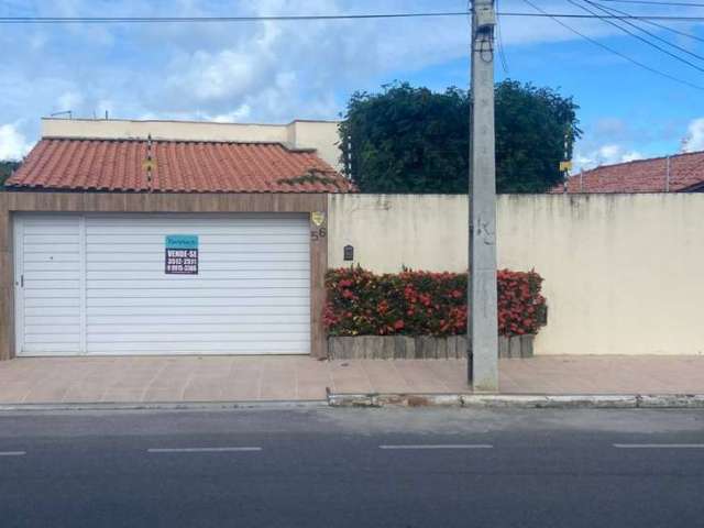 Casa no conj. Beira Mar I