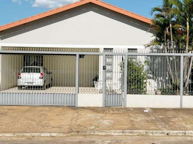 Casa térrea a venda de 4 quartos, sendo 1 suite, com possibilidade de virar 4 suítes no Setor Sudoe