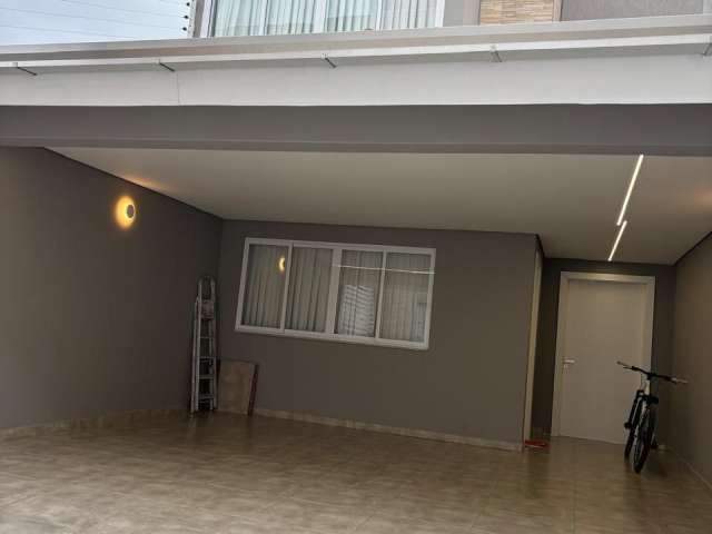 Sobrado Mobiliado a 400m da Praia em Itacolomi - 160m², 3 Quartos (1 Suíte), 2 Vagas, R$ 1.470.000,00 - Pronto para Morar!