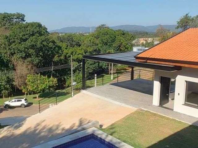 Casa magnífica com 4 suítes, piscina, condomínio