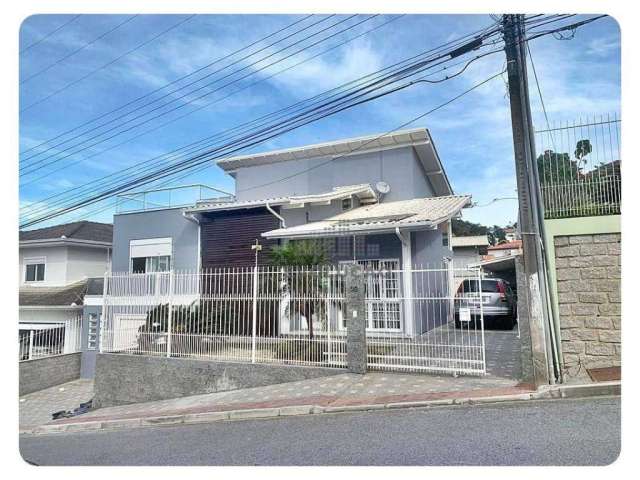 Casa com 4 dormitórios à venda, 316 m² - Centro - São José/SC