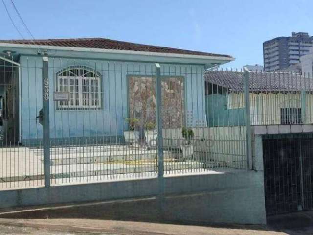 Casa 03 Dorms, sendo1 Suíte, com Edícula e 2 vagas em Barreiros próximo a Faculdade Estácio -  Barreiros- São José SC R$ 730.000,00