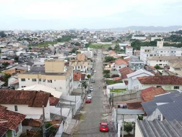 Sobrado com 2 dormitórios à venda, 140 m² por R$ 400.000,00 - Ipiranga - São José/SC