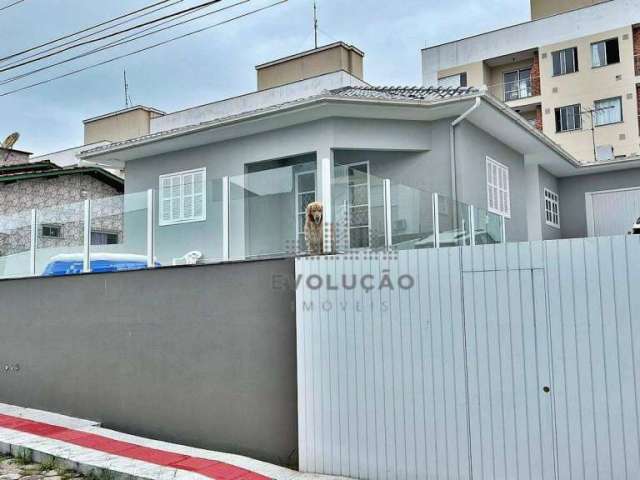 Casa à venda, 200 m² por R$ 889.900,00 - Serraria - São José/SC