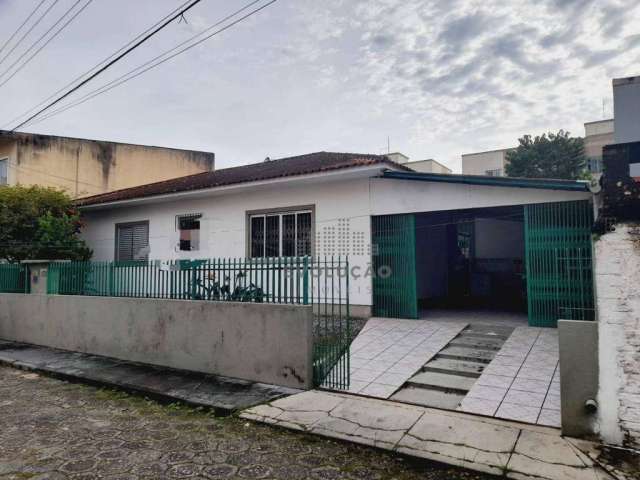 Casa com 3 Dorms sendo 01 Suíte - Campinas - São José/SC