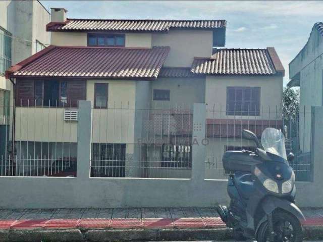 Casa de 05 Dorms com Suíte Prox a Escola Adventista - Florianópolis SC