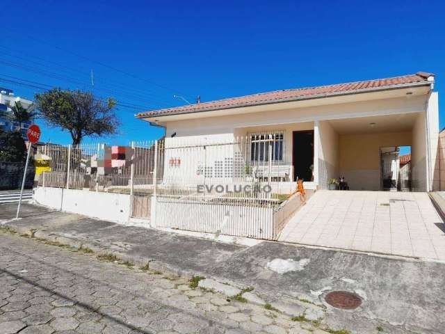 Casa com 3 dormitórios à venda, 203 m² por R$ 1.100.000,00 - Barreiros - São José/SC