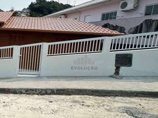 Casa com 2 dormitórios para alugar, 55 m² por R$ 1.865,00/mês - Fazenda Santo Antônio - São José/SC