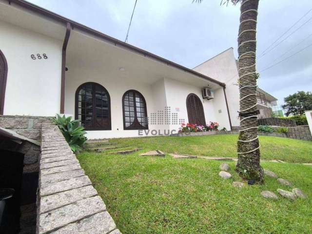 Casa com 3 dormitórios à venda, 125 m² por R$ 1.200.000,00 - Barreiros - São José/SC