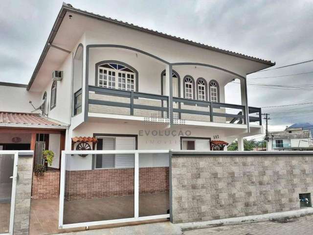 Casa com 5 dormitórios à venda, 250 m² por R$ 930.000,00 - Centro - Palhoça/SC