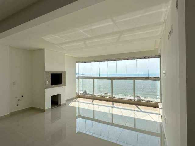 Apartamento No Centro De Meia Praia 04 Suites!