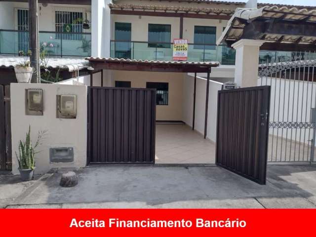 Excelente casa duplex com 03 quartos, 02 banheiros, ótima sala, cozinha, área de serviço, varandas, garagem, ótima localização, a 100 metros da orla e