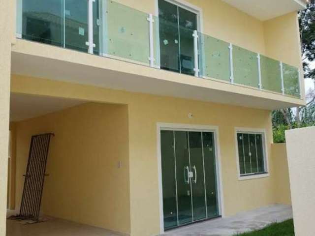 Excelente casa duplex com 03 quartos sendo 01 suíte, sala, cozinha americana, lavabo, área de serviço, ótima localização, próxima ao Centro. Aceita ca