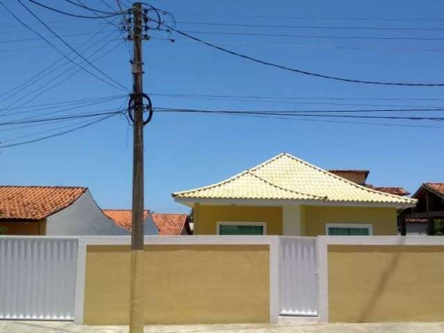 Imóvel à venda em Araruama-RJ, bairro Pontinha: casa com 3 quartos, 1 suíte, 1 sala, 2 banheiros e 130m² de área.