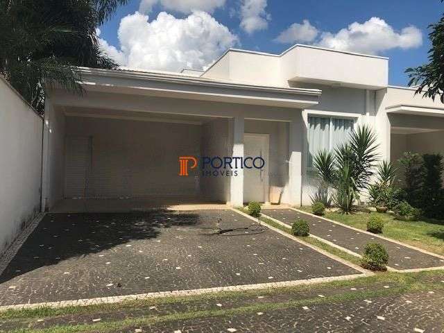 Casa térrea em condomínio, 4 quartoss sendo 3 suítes, em Paulínia.