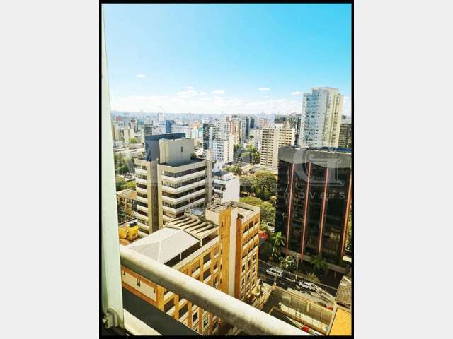 Ótima cobertura com 3 dormitórios sendo uma suíte localizado na Bala Vista.