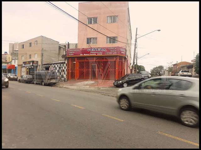 Salão comercial 240 m2  de vão livre, ,2 banheiros , Esquina