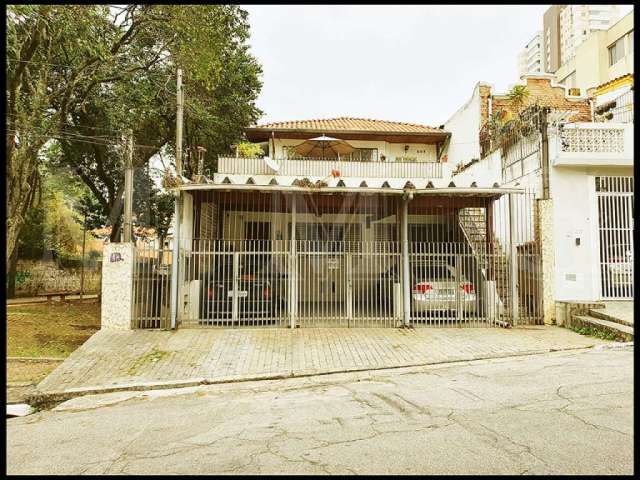 Vila Mariana / Aclimação 3 casas no mesmo terreno. Próximo a Ana Rosa