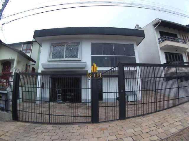 Casa à venda no bairro Cinqüentenário - Caxias do Sul/RS