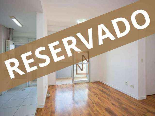 Apartamento com 1 dormitório para alugar, 47 m² por R$ 2.593,40/mês - Centro - Curitiba/PR