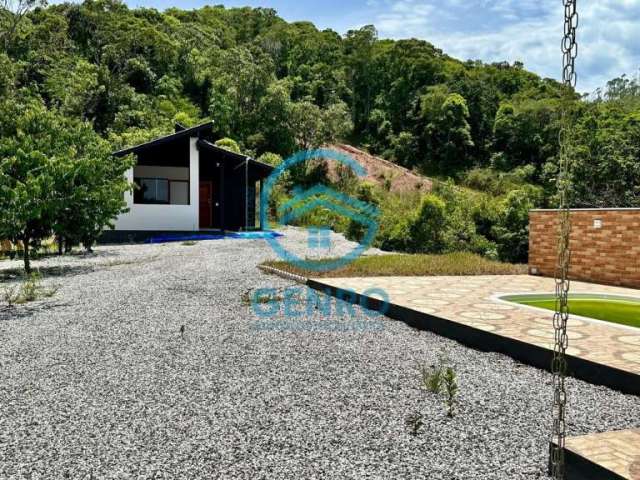 Chácara em Meio a Natureza com Piscina e Terreno de 2.500m² à venda em Canelinha/SC