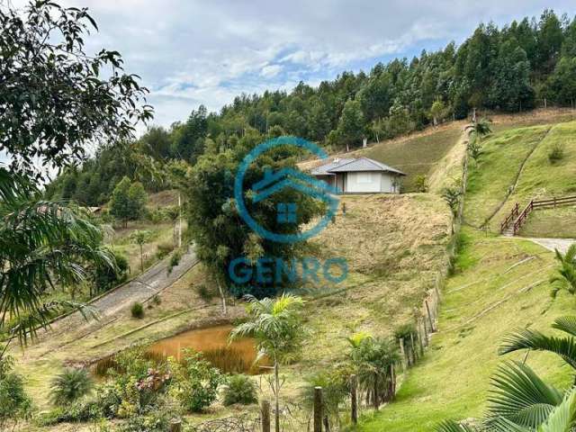 Chácara com Lagoa em Condomínio Rural e Terreno de 2.600m² com Escritura Pública à venda em Canelinha/SC