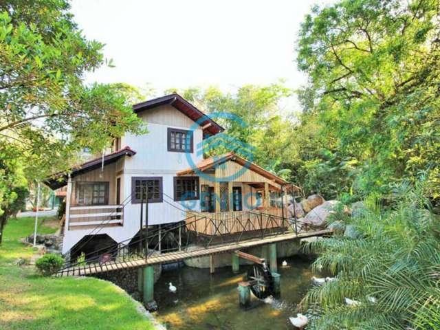 Chácara em Meio a Natureza com Lagoa, Cachoeira e Terreno de 8.000m² à venda em Canelinha/SC