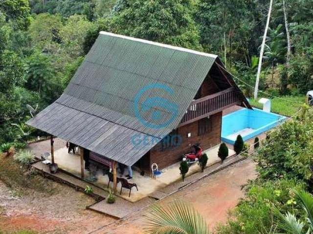 Chácara em Meio a Natureza com Piscina e Terreno de 1.850m² à venda em Canelinha/SC