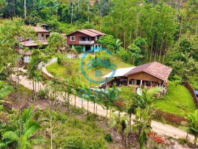 Chácara com Chalé em Meio a Natureza e Terreno de 1.600m² à venda em Canelinha/SC