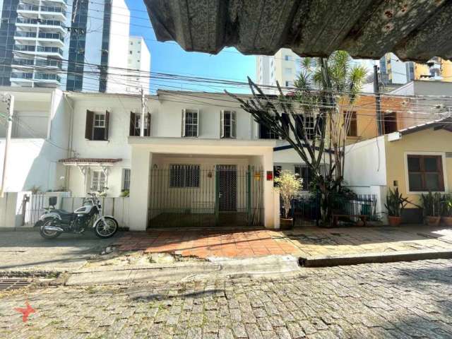 Casa sobrado de vila para alugar em Pinheiros com  85 m² em Pinheiros/SP