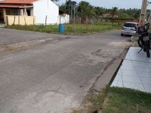 PANAQUATIRA: Terreno de 320m2 com casinha a venda a cerca de 200m da beira da praia