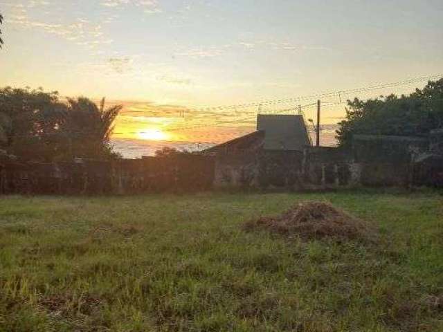 BAIRRO: Praia do Meio – Terreno vista mar de 3.000 m2 com 2 casas - Ilha de São Luís