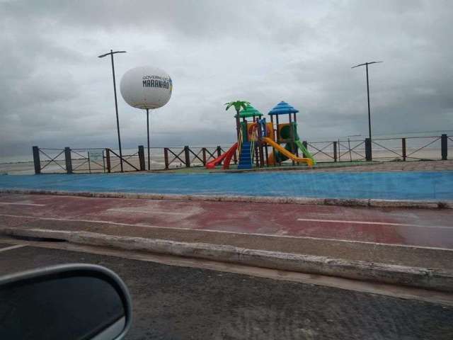 LITORÂNEA: Terreno a venda na Avenida Litorânea na Praia de Olho D’água - Ilha de São Luís-Ma