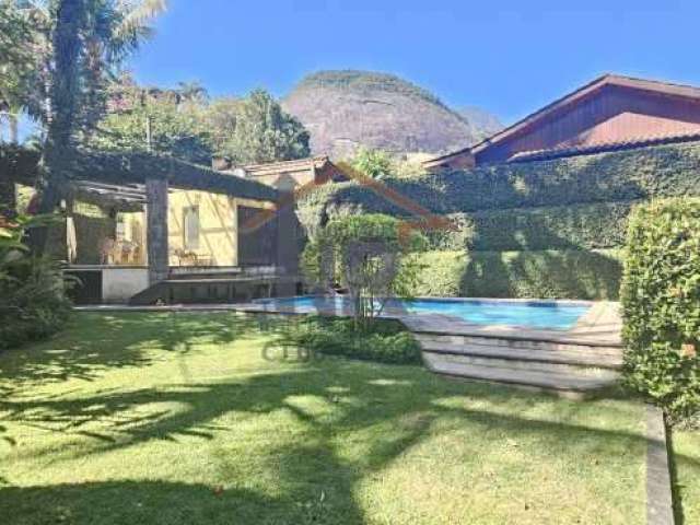 Casa em condomínio fechado com 5 quartos à venda na Estrada do Quitite, Jacarepaguá, Rio de Janeiro, 461 m2 por R$ 2.000.000