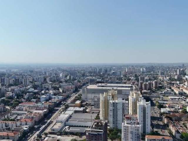 Terreno de Esquina na Av. Grécia com a Rua Umbú, no sentido Bairro/Centro.&lt;BR&gt;Terreno medindo 13,24m pela Rua Umbú, e 26,40m de frente para a Av. Grécia.&lt;BR&gt;Área total de 350 m2.&lt;BR&gt;