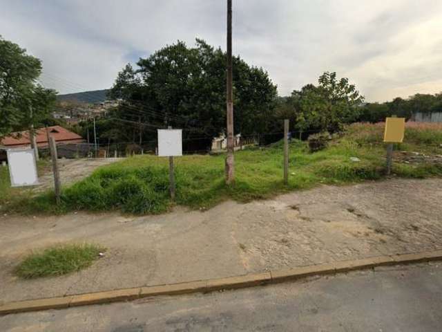 Terreno com 33m de frente para Rua Liberdade ? Viamão, saída de bairro, perfeito para posto de combustível. Temos projeto aprovado para posto de combustível, com loja de conveniência, 03 bombas duplas