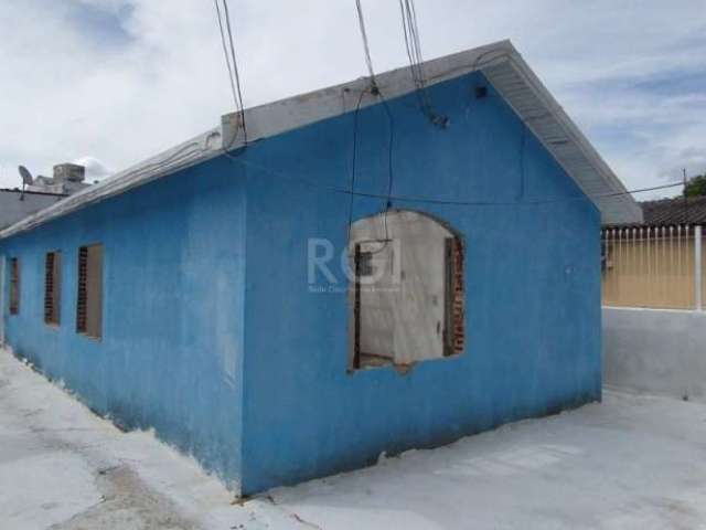 Casa no Bairro Espirito Santo com 7 dormitórios, sendo 1 suíte, lavabo, 2 banheiros sociais,  2 cozinhas, 2 salas, living , jardim de inverno, pátio frente e fundos, churrasqueira. Estacionamento para