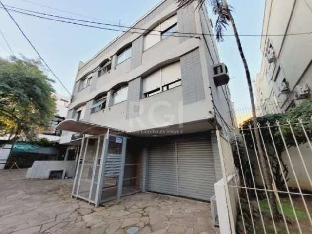 Ótimo apartamento no bairro Petrópolis, próximo da Av. Protásio Alves, semi mobiliado, de 1 dormitório. Possui living amplo para 2 ambientes, 1 dormitório, banheiro com box, cozinha espaçosa e área de